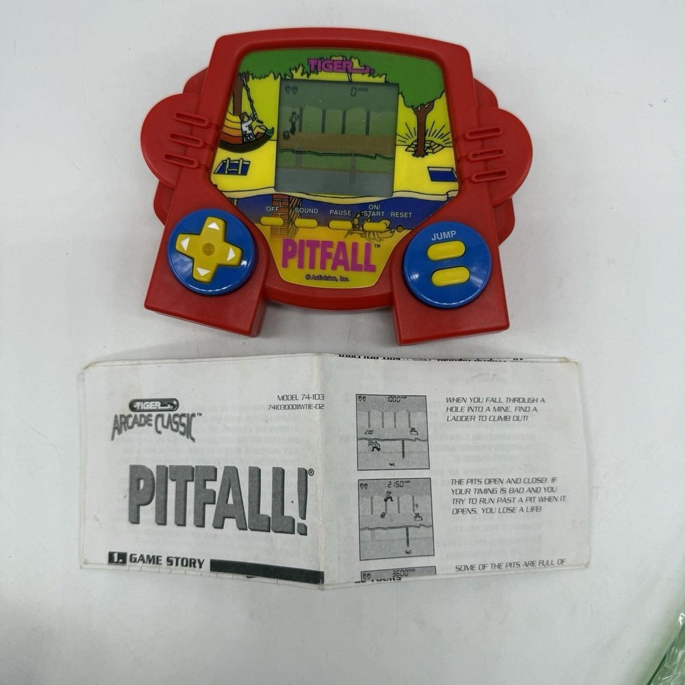 Tiger Electronics Arcade Classic Pitfall 1998 Handheld Game W Instructions Works